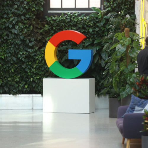 Tribunalul rus amendează Alphabet pentru conținut de pe YouTube