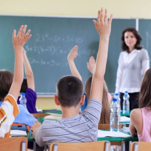 Majorarea salariului de bază pentru cadrele didactice plătite cu ora