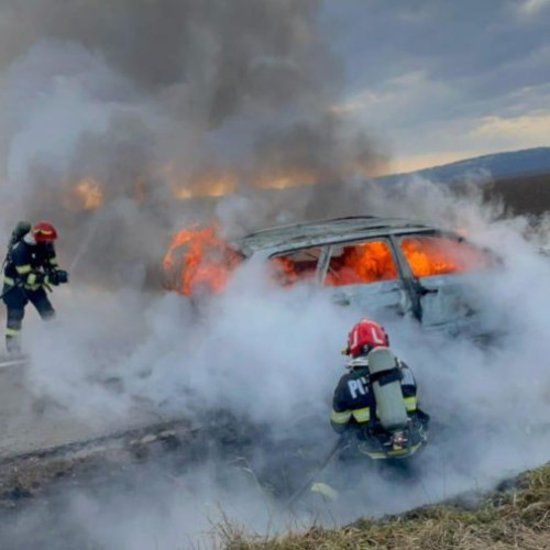 Incendiu de autoturism în Dragalina și Dorohoi