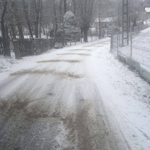 Iarna povestească la Bezdead, continuă ninsorile