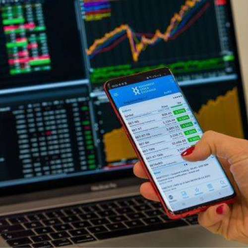 Creștere record pe piețele bursiere europene, susținută de sectorul apărării