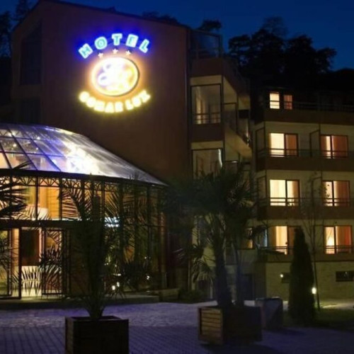 Hotelul Gomar Lux, în stare avansată de degradare, va fi transformat