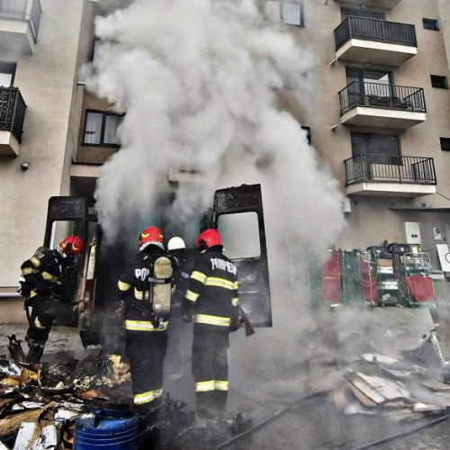 Incendiu la o autoutilitara în Cluj-Napoca