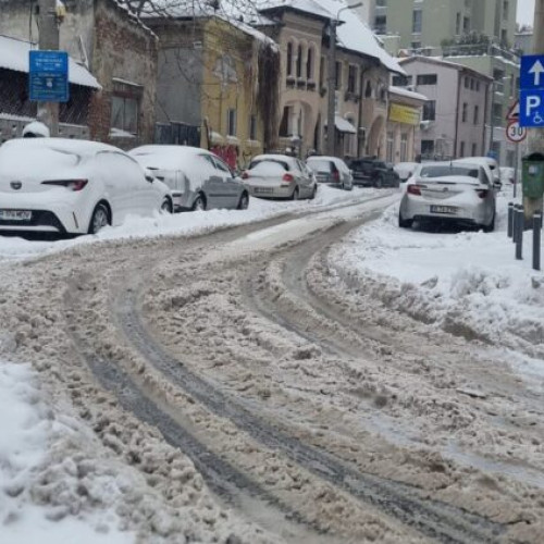 DIFICULTĂȚI ÎN DESZĂPEZIREA STRĂZILOR SECUNDARE DIN SECTORUL 1