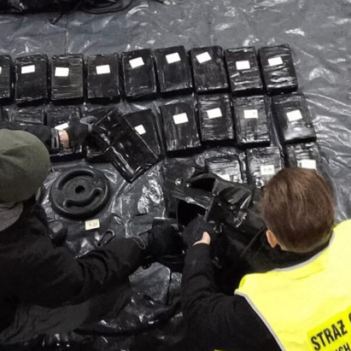 Poliția poloneză descoperă 100 de kilograme de cocaină în Marea Baltică