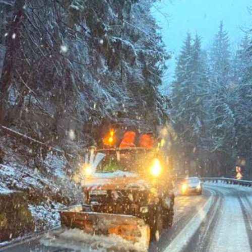 Intervenții rapide de deszăpezire în județul Hunedoara