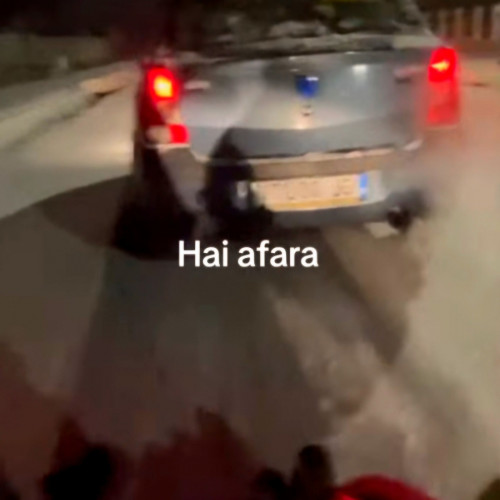 Trei tineri din Galați amendați pentru distracție periculoasă pe o sanie