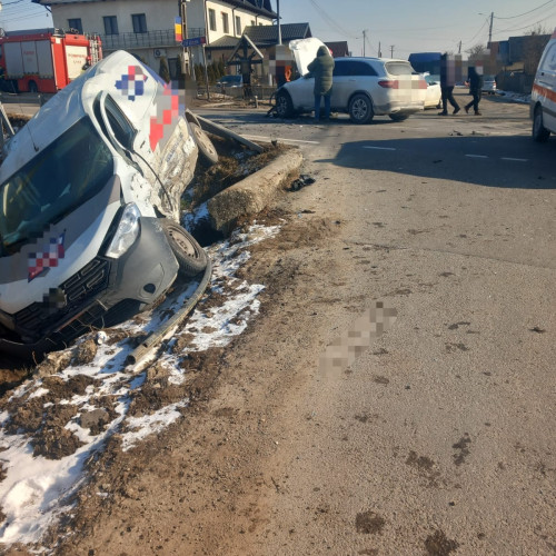 Accident rutier la Oglinzi: Două persoane rănite