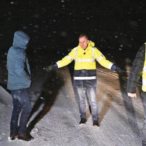 Drumarilor le-au dat batai de cap viscolul din zona de sud a judetului Prahova