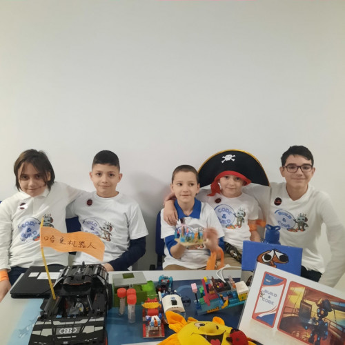 Elevii din Galați au participat la concursul internațional de robotica