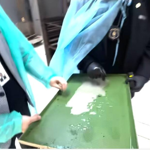 Controale ANPC în Mall Băneasa: 16 operatori sancționați