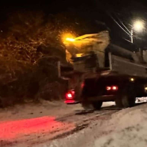 Echipajele din Sebeș acționează pentru fluidizarea traficului după ninsori