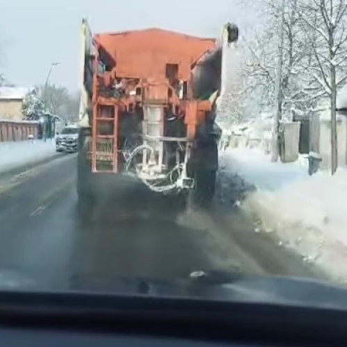Echipele de deszapezire din Ilfov intensifică lucrările pentru asigurarea circulației