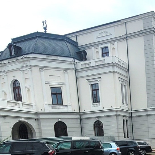 Teatrul „Mihai Eminescu” Botoșani angajează iluminist scenă