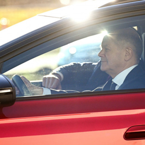 Problemele industriei auto din Germania pun sub semnul întrebării viitorul cancelarului