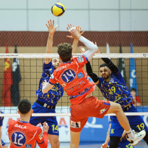 CSM Arcada Galați învinge Corona Brașov într-un meci intens