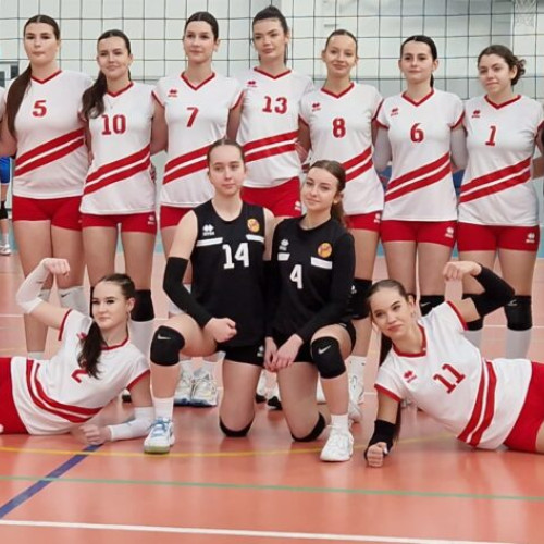 Fetele din Iași visează la medalii naționale la volei