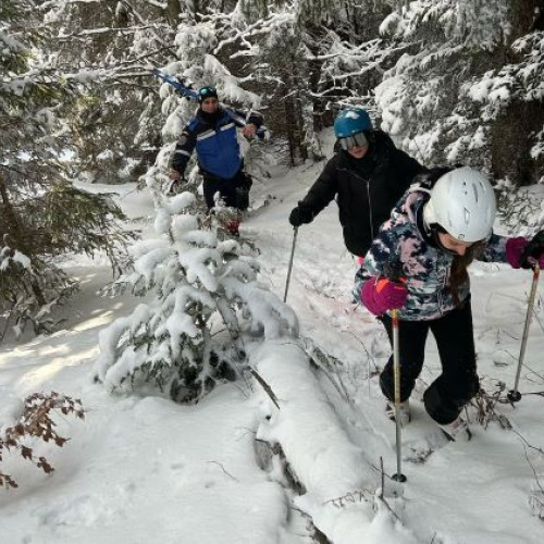 Două fete rătăcite în zona Piatra Lupului, salvate de jandarmii montani