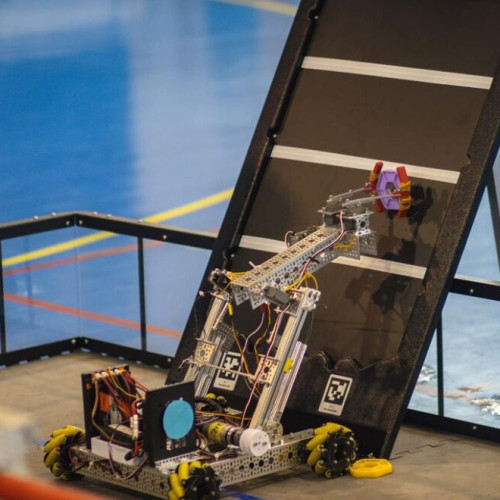 Punct de vârf în robotica regională: evenimentul &quot;Meet the Final Depths&quot;