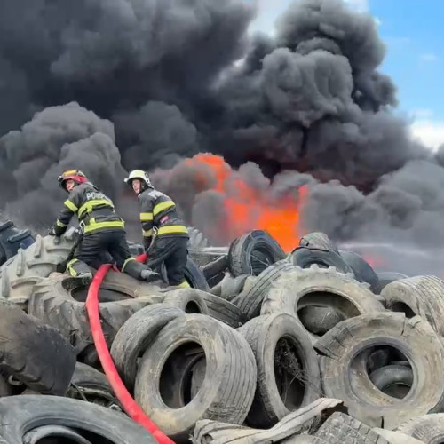 Incendiu major în județul Tulcea, alertă RO-Alert emisă