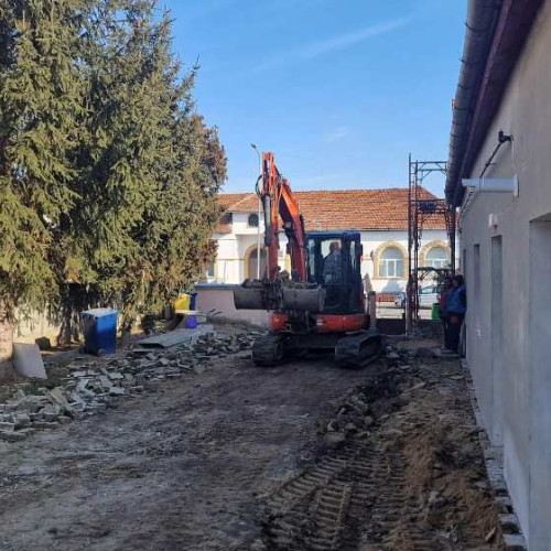 Lucrările de renovare continuă la Grădinița "Centru" din Teiuș