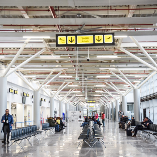 Consiliul Județean Sibiu propune noi chirii pentru spațiile comerciale de la aeroport