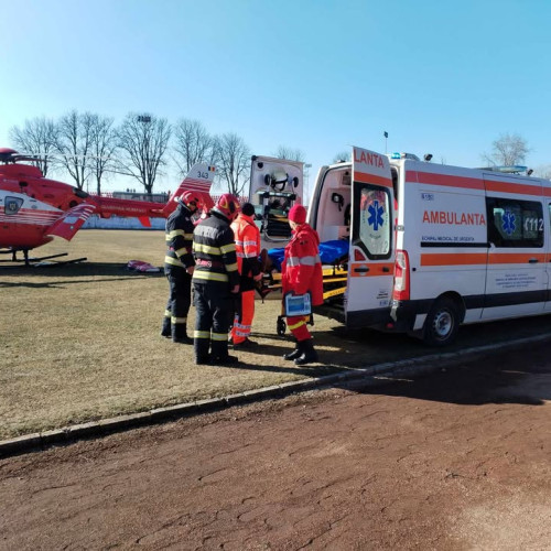 Elicopter SMURD chemat în Botoșani pentru un bărbat aflat în stare critică
