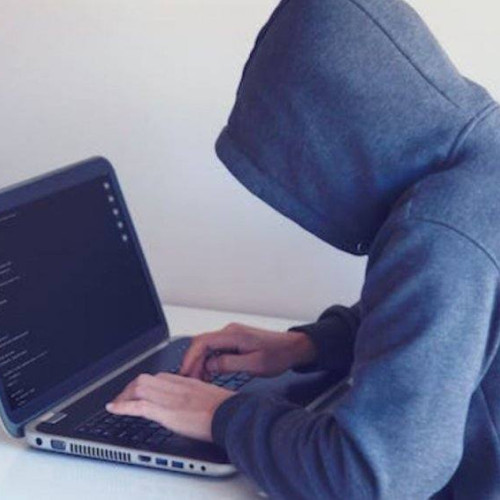 Avertismentul poliției: Tentative de fraudă prin mesaje false