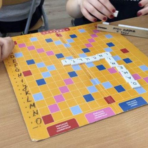 Fenomenul Oneaga: Un sat uitat transformă scrabble-ul în sport național