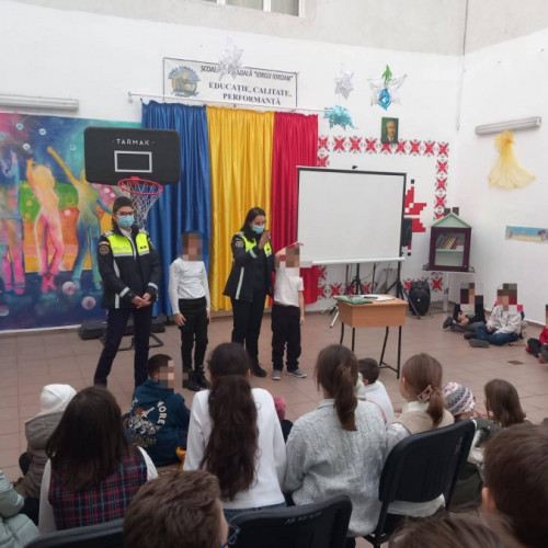 Prevenirea violenței în școli, o prioritate pentru autorități