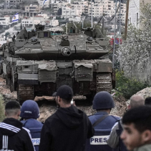 Tancuri israeliene desfășurate în Cisiordania, o premieră în două decenii