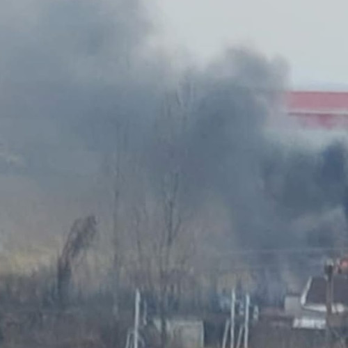 Incendiu la o casă din Baia Mare, intervenție rapidă a pompierilor