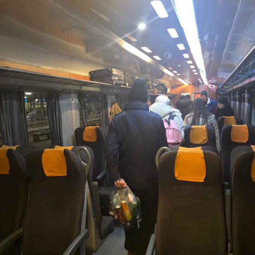 Cerșetorie pe trenul IC 536 spre Brașov
