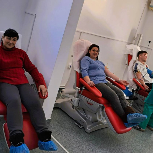 Voluntarii din Târgovişte donează sânge în ciuda frigului