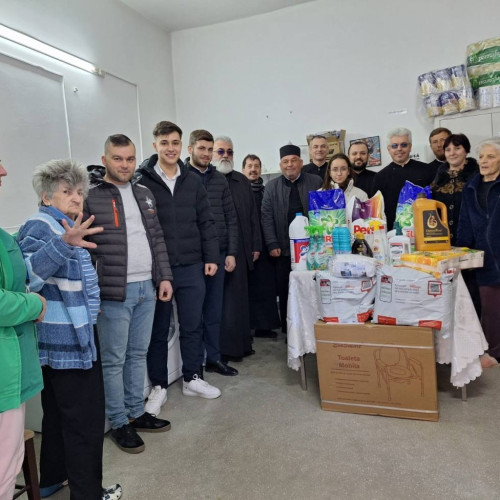 Tineri din comitetele parohiale donatorii de produse igienico-sanitare