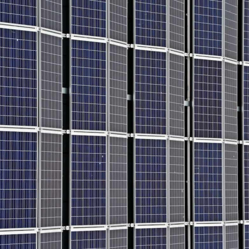 Beneficiile sistemelor solare off grid pentru independența energetică