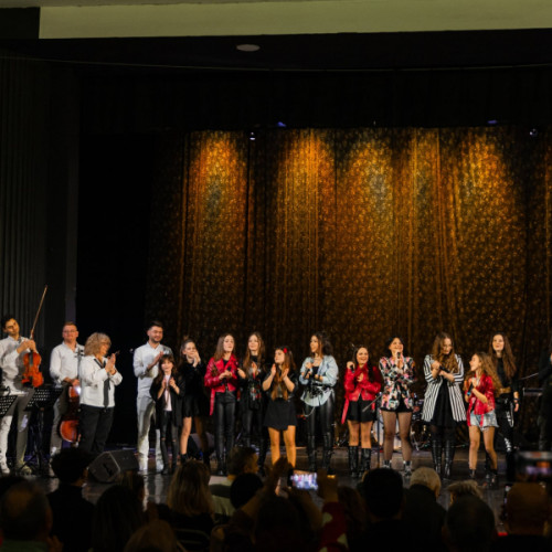 Atmosfera incendiară la spectacolul "HodoRock Pop Song Simfonic" din Galați