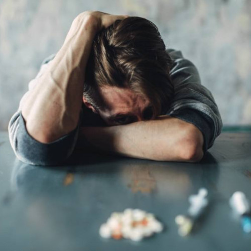 Consumatorii de droguri ar putea fi internați nevoluntar pentru tratament