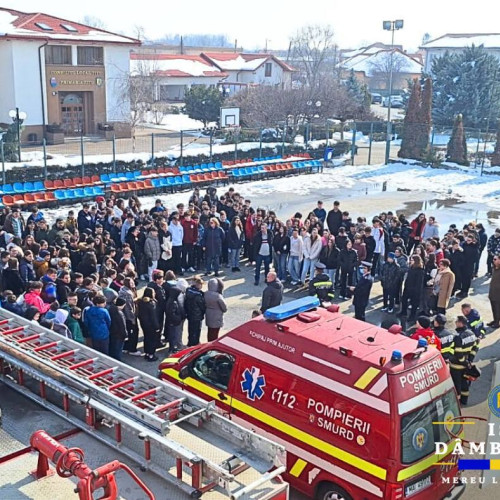 Activități educaționale pentru elevi în cadrul "Săptămânii Protecției Civile"