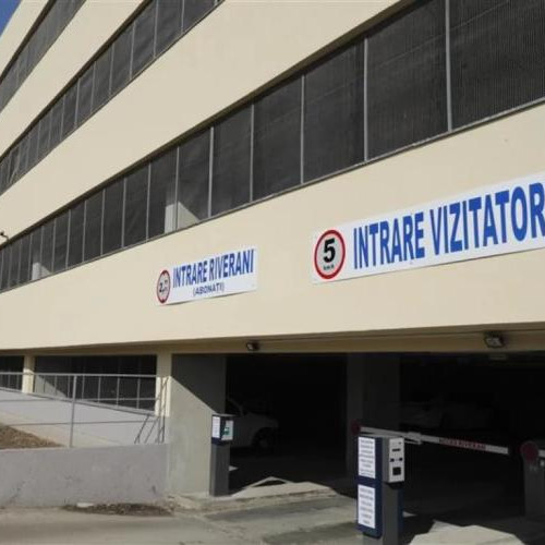 O familie din Cluj-Napoca se luptă pentru un loc de parcare