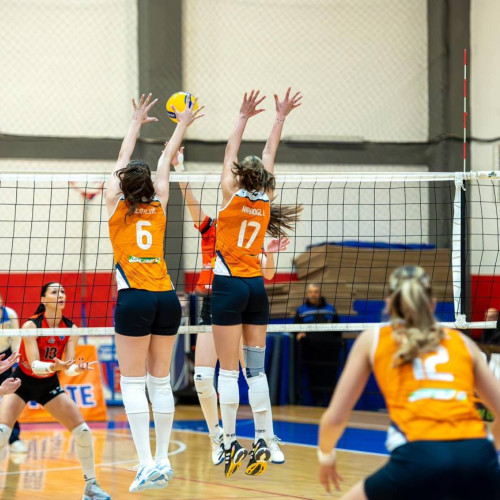 Voleibalistele CSM Târgu Jiu înfrâng în prima partidă din play-off