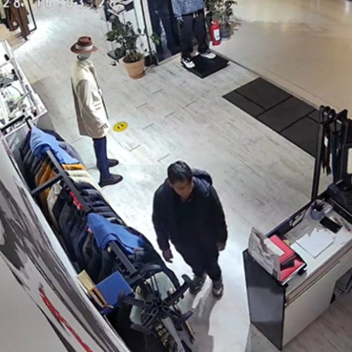 Furt de telefon într-un magazin din Cluj