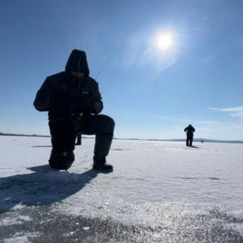 Pescarii de la barajul de la Rogojesti se confrunta cu frigul extrem