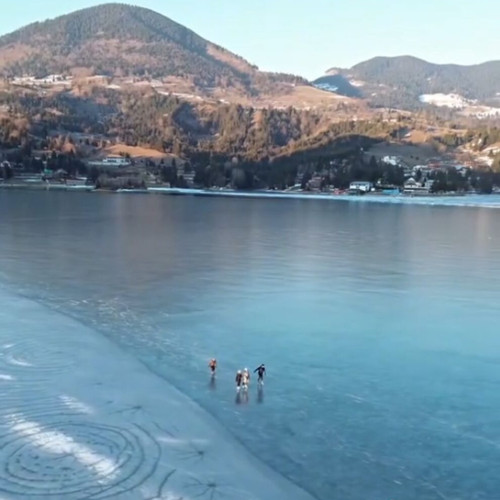 Lacul Colibita și temerile legate de testarea gheții