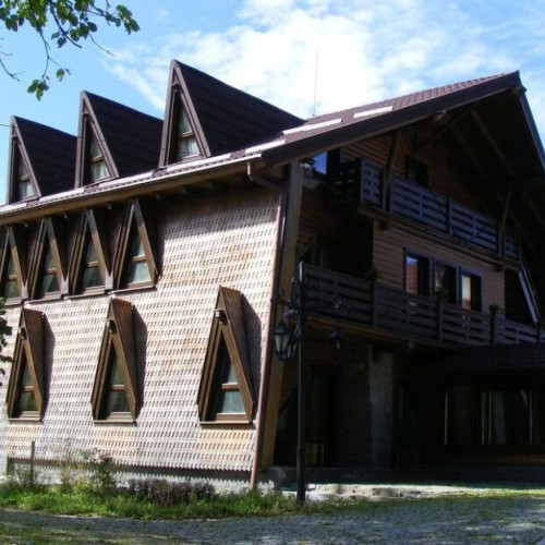 Cabana Aluneasa, refăcută și modernizată, are o istorie captivantă