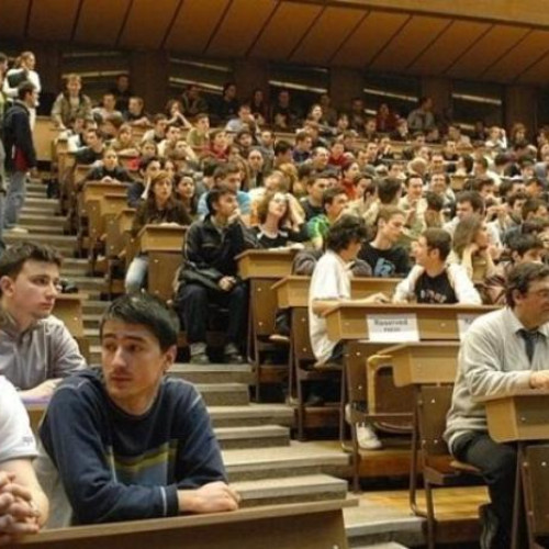 Taxele de școlarizare la facultățile de stat din România cresc alarmant