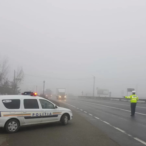 Ceata si precipitatiile afecteaza traficul rutier in tara