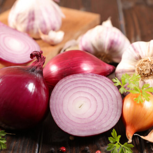 Usturoiul și ceapa, remedii naturale în sezonul răcelilor