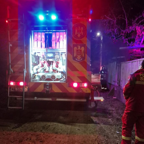 Incendiu la o casă din comuna Dumbraveni