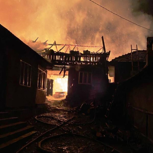 Incendii în Vrancea: Intervenții rapide în Paltin și Sihlea